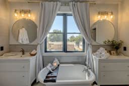 Pearl of Sheridan — Luxe 3BR Downtown Retreat, Sheridan WY - Image 3