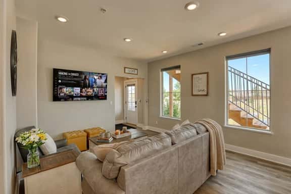 Farmhouse at Lincoln Suites — Smart Home, King Bed, Sheridan WY - Image 1