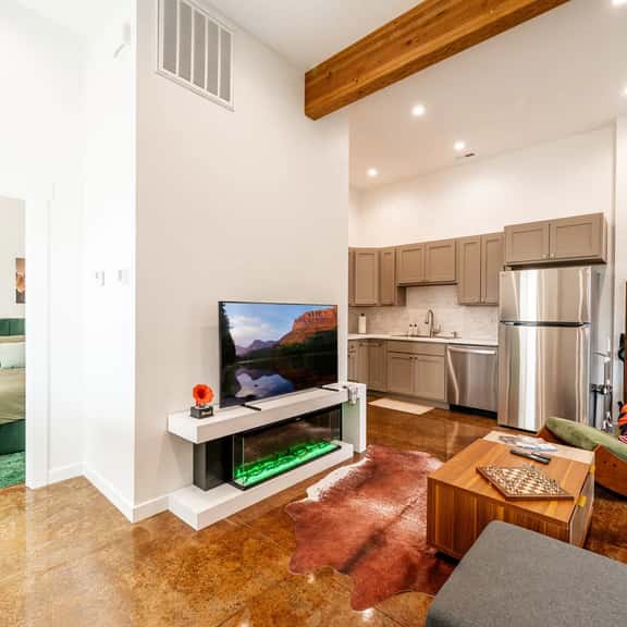 Vaulted Den — Chic 1BR with Fireplace, Sheridan WY - Image 1