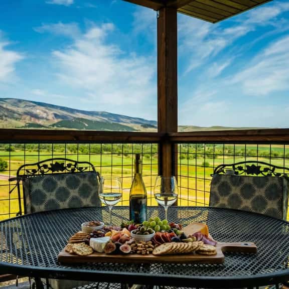 Rachael's Place — Mountain Views, Dayton WY - Image 1