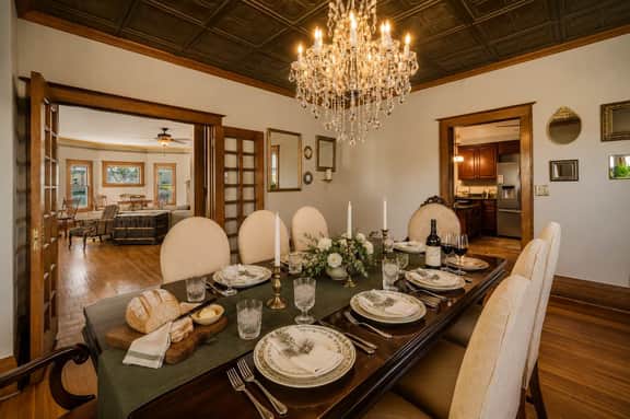 Gratitude · 1920 Victorian · Sleeps 15 · Downtown - Image 2