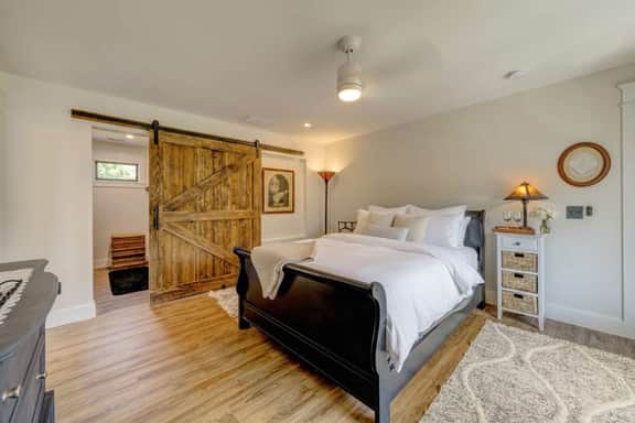 Pearl of Sheridan — Luxe 3BR Downtown Retreat, Sheridan WY - Image 2