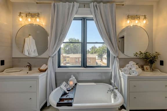 Pearl of Sheridan — Luxe 3BR Downtown Retreat, Sheridan WY - Image 3