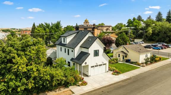 Pearl of Sheridan — Luxe 3BR Downtown Retreat, Sheridan WY - Image 4