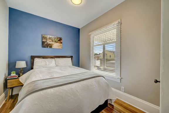 Frackleton House — Pet-Friendly 1910 Craftsman, Fenced Yard, Sheridan WY - Image 4