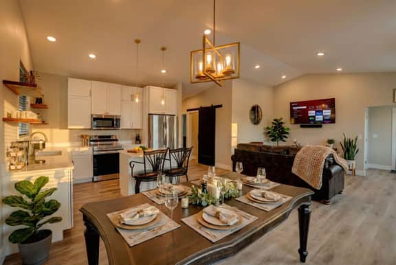 Lincoln Upstairs — Stylish 2BR Retreat, Sheridan WY - Image 5