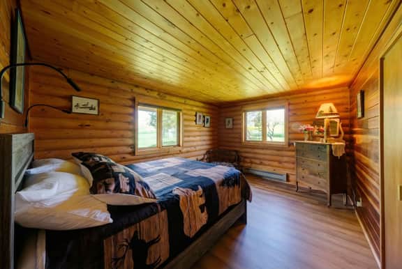 Hideaway Cabin — Mountain Views, Fire Pit, Buffalo WY - Image 4