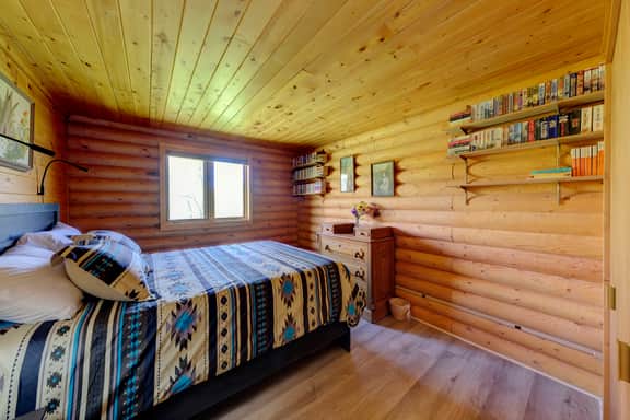 Hideaway Cabin — Mountain Views, Fire Pit, Buffalo WY - Image 5