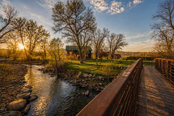 Clear Creek Crossing — Log Cabin, Buffalo WY - Image 2